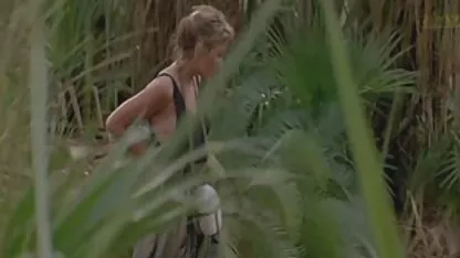 Gadis bokep korea semok muda suka bermain pada hari yang cerah.