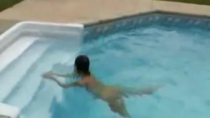 Pergi ngewek tante semok