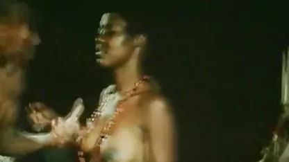 Istri selingkuh, istri, tante semok binal seks antar ras, pukas, pantat, menampar