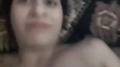 Sidonie bokep kimcil semok di pantai