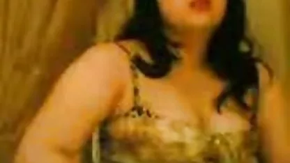 Nyata, buatan sendiri, streaming tante semok