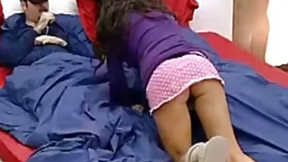 Video tentang Elena - tante semok sange untuk pertama kalinya